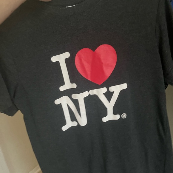 Shirts that don’t fit me anymore :) - Picture 2 of 6